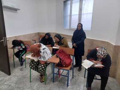 کلاس نهضت سواد آموزی در سرای محله شهرداری آمل